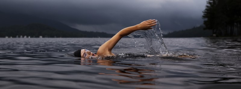 Swimming-With-Contacts-crop