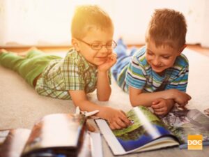 kids reading together