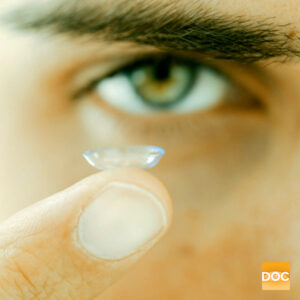 holding contact lens