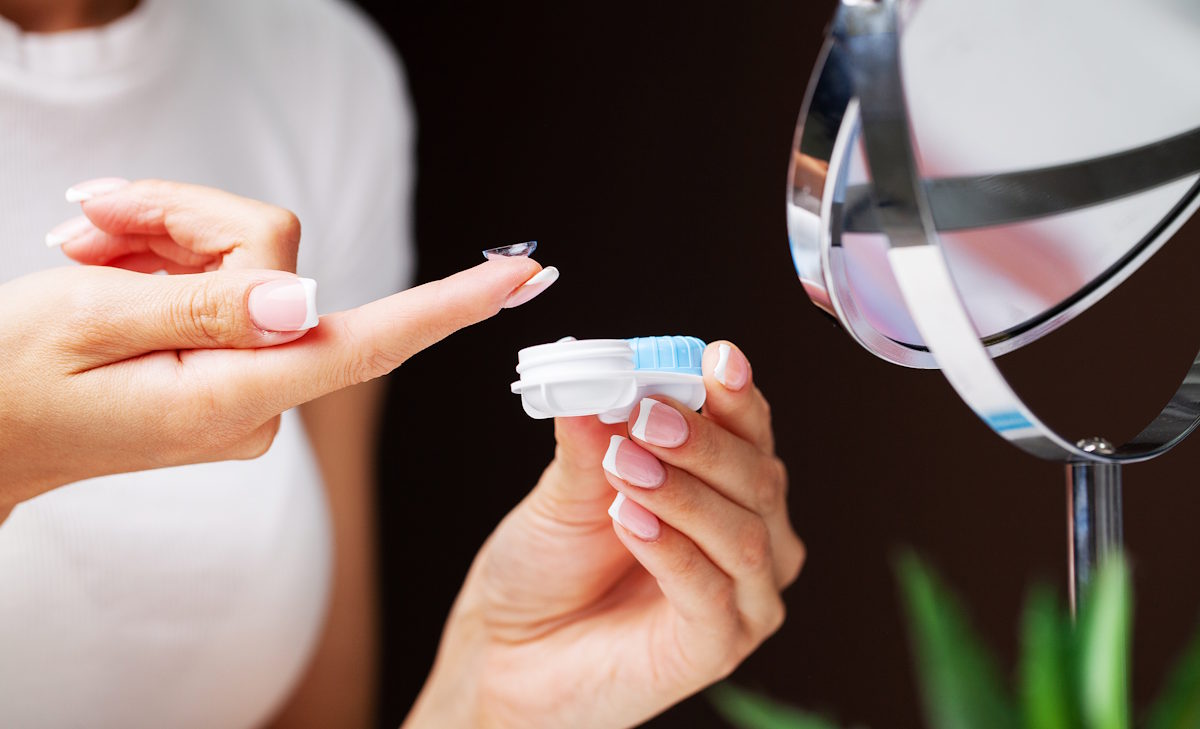 changing contact lenses