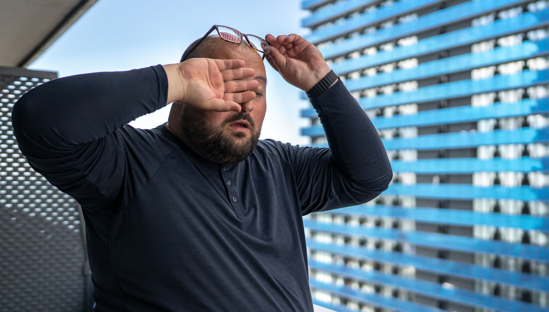 suffering from light sensitivity outdoors