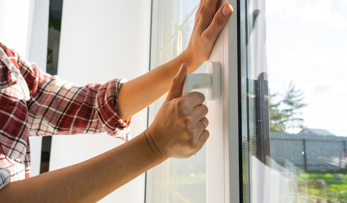 closing the window