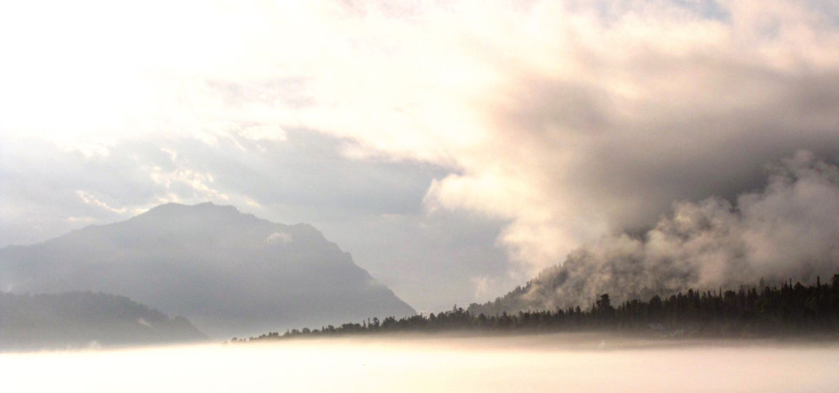 wildfire smoke in the mountains